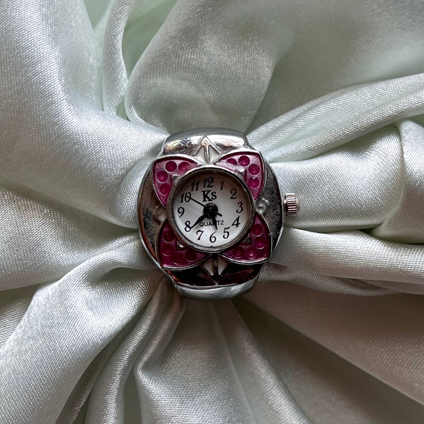 ❦ Abstract Pink Detail Watch Ring